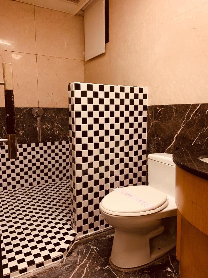 Best Love Boutique Hotel Тайбэй Экстерьер фото