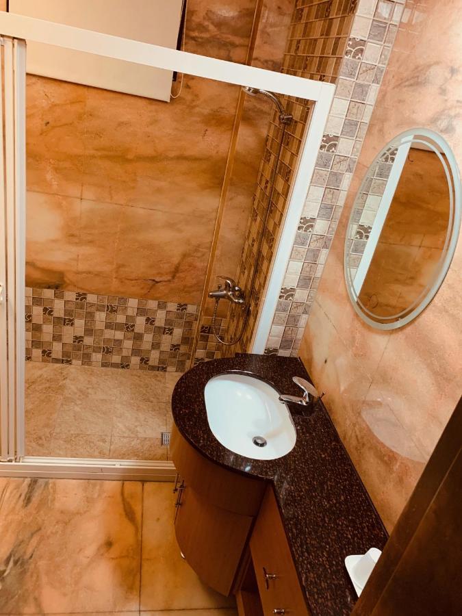 Best Love Boutique Hotel Тайбэй Экстерьер фото